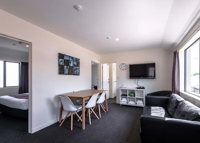298 Westside Motor Lodge